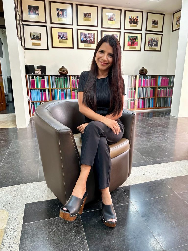 Sari Ponce Psicologa